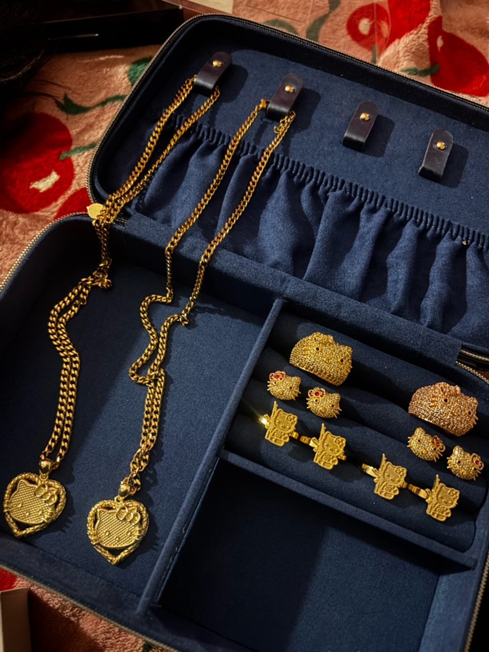 18k Gold plated stainless steel hello Kitty - jewelry DM before! :)